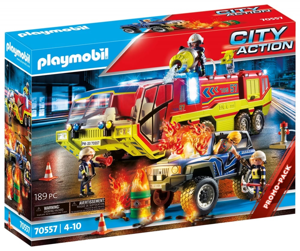 Camion de pompiers et véhicule enflammé