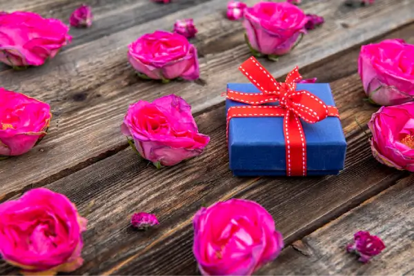 Un cadeau surprise offert de façon originale