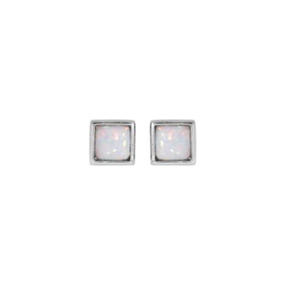 Boucles d'oreille en argent rhodié carré avec Opale blanche de synthèse et fermoir poussette