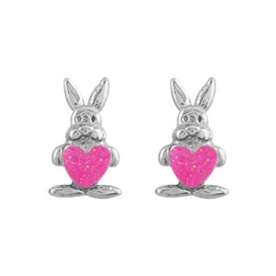 Boucles d'oreilles pour enfant en argent rhodié lapin tenant 1 coeur rose et fermoir poussette