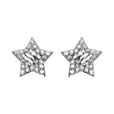Boucles d'oreilles en argent étoile avec milieu diamanté et contour orné d'oxydes blancs et fermoir poussette