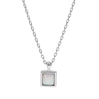 Collier en argent rhodié chaîne avec pendentif carré Opale blanche de synthèse 44