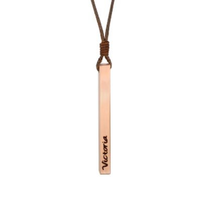 Collier avec pendentif tube rectangulaire en acier rose satiné 4mm prénom à graver et cordon marron réglable