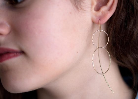 Boucles d'oreilles chaîne traversante 2 ronds dorées - Pour Femme - Bijoux Elise et moi