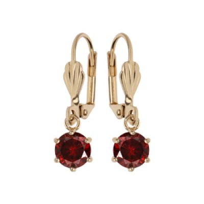 Boucles d'oreille pendantes en plaqué or avec pierre ronde rouge serti griffes et fermoir dormeuse