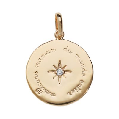 Pendentif en plaqué or médaille ronde gravée "meilleure maman du monde entier" avec oxyde blanc serti