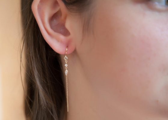 Boucles d'oreilles chaîne traversante serties de zircons plaqué or - Pour Femme - Bijoux Elise et moi