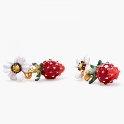 Boucles d'oreilles petite fraise et fleur blanche
