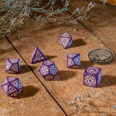 Q Workshop The Witcher Dice Set Yennefer - Lilac and Gooseberries (7 & unique coin)