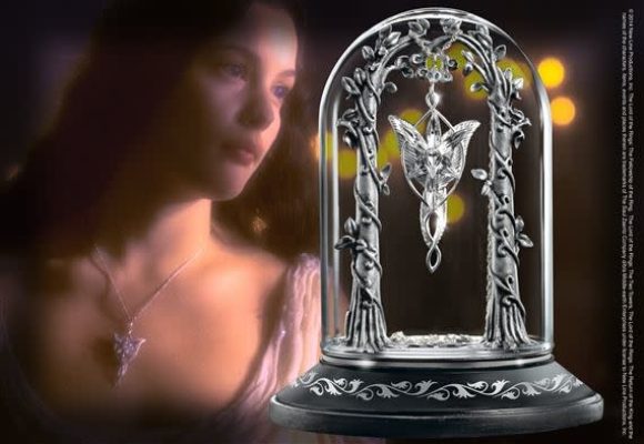The Noble Collection Lord of the Rings: Arwen Evenstar Pendant Display
