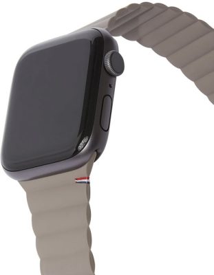 Decoded Magnetic Traction Strap - Bracelet Apple Watch Series 5 (44mm) en Silicone Souple Fermeture magnétique - Dark Taupe