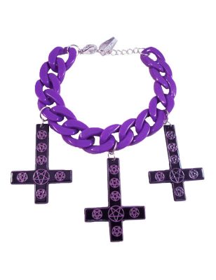 Bracelet chaîne violette avec 3 pendentifs noirs croix