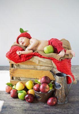 Puzzle Konrad Bak: Baby and Apples Grafika Kids