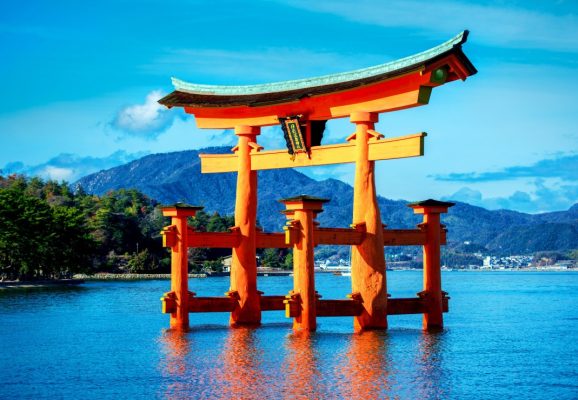 Puzzle The torii of Itsukushima Shrine Bluebird Puzzle