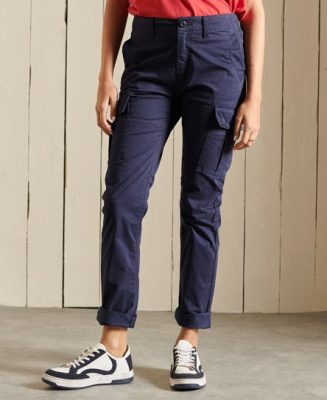 Superdry Femme Pantalon Cargo Slim en Coton bio Bleu Marine Taille: 26/30