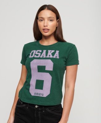 Superdry Femme T-shirt Osaka 6 Kiss Print 90s Vert/Violet Taille: 38