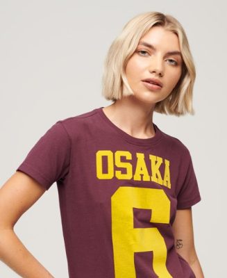 Superdry Femme T-shirt à Imprimé Floqué 90s Osaka 6 Rouge/Jaune Taille: 36
